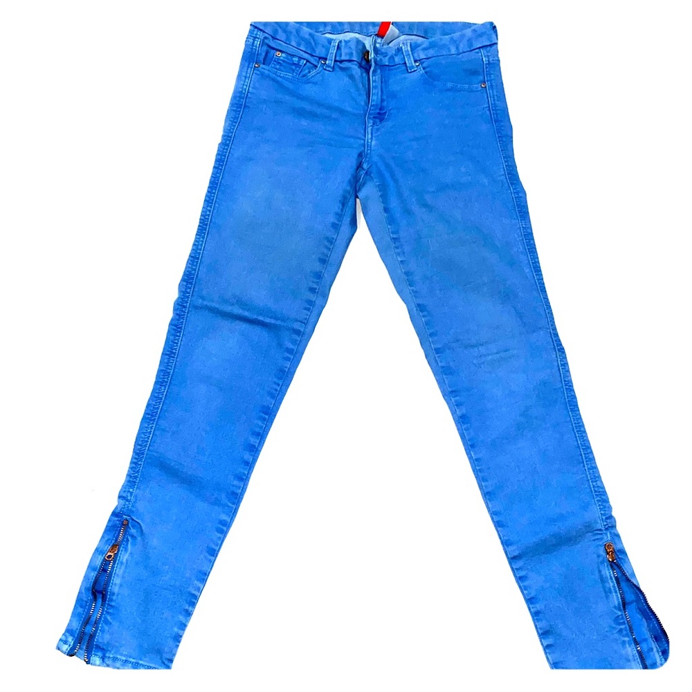 Blue fitted skinny jeans